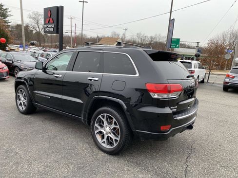 Used 2020 Jeep Grand Cherokee Overland image 3