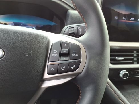 Used 2026 Ford Explorer Active AWD/4WD image 14
