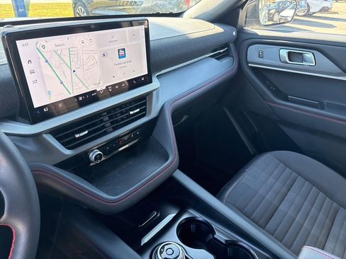 Used 2025 Ford Explorer ST-Line RWD image 21