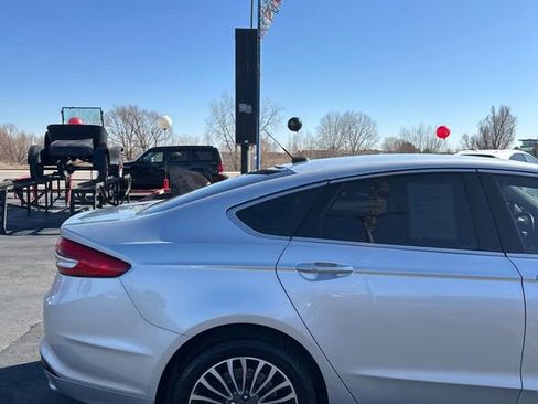 Used 2018 Ford Fusion Energi SE image 8