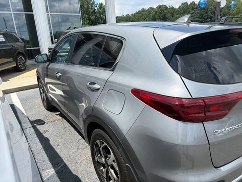 Used 2021 Kia Sportage LX FWD image 3