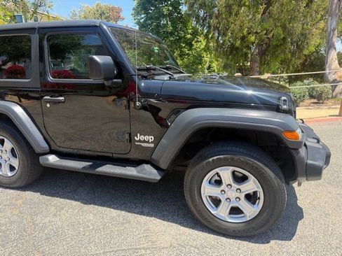 Used 2018 Jeep Wrangler Sport AWD/4WD image 15