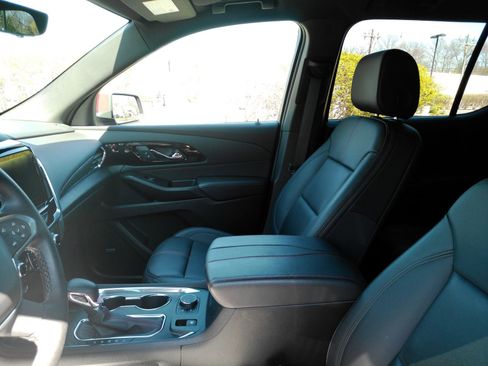 Certified 2023 Chevrolet Traverse RS AWD/4WD image 10