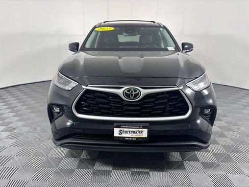 Used 2023 Toyota Highlander XLE AWD/4WD image 35