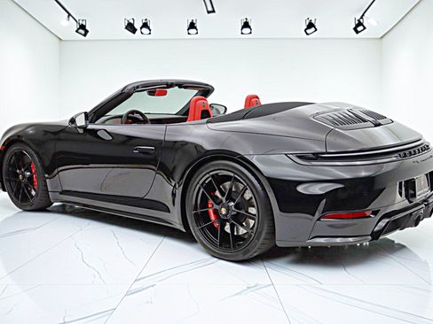 Used 2026 Porsche 911 Carrera 4 GTS AWD/4WD image 8