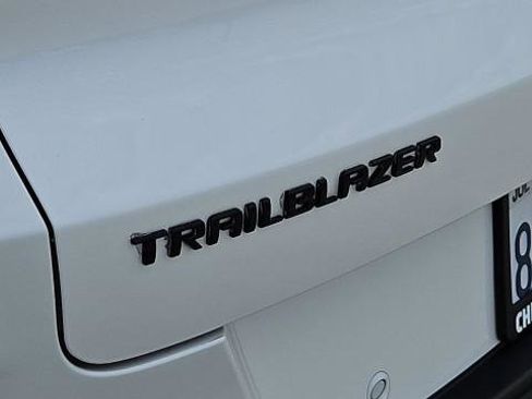 Used 2022 Chevrolet TrailBlazer RS w/ Sun and Liftgate Package FWD image 32