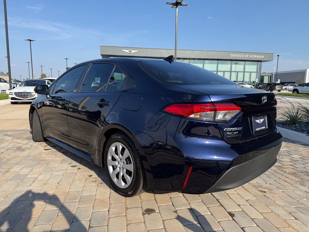 Used 2024 Toyota Corolla LE FWD image 3