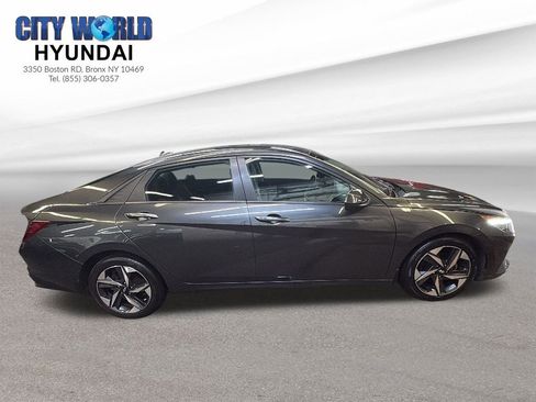 Used 2023 Hyundai Elantra SEL w/ Convenience Package image 6