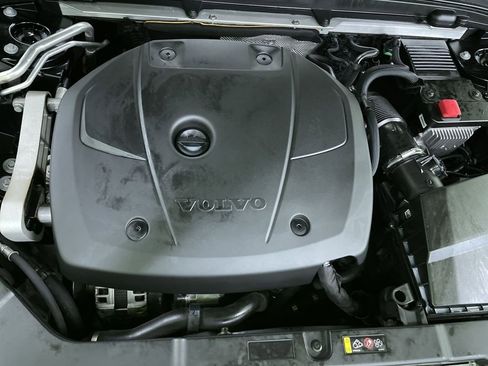 Used 2019 Volvo S60 T5 R-Design image 31