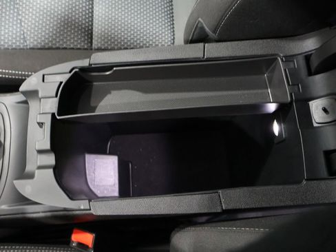 Used 2024 GMC Terrain SLE image 32