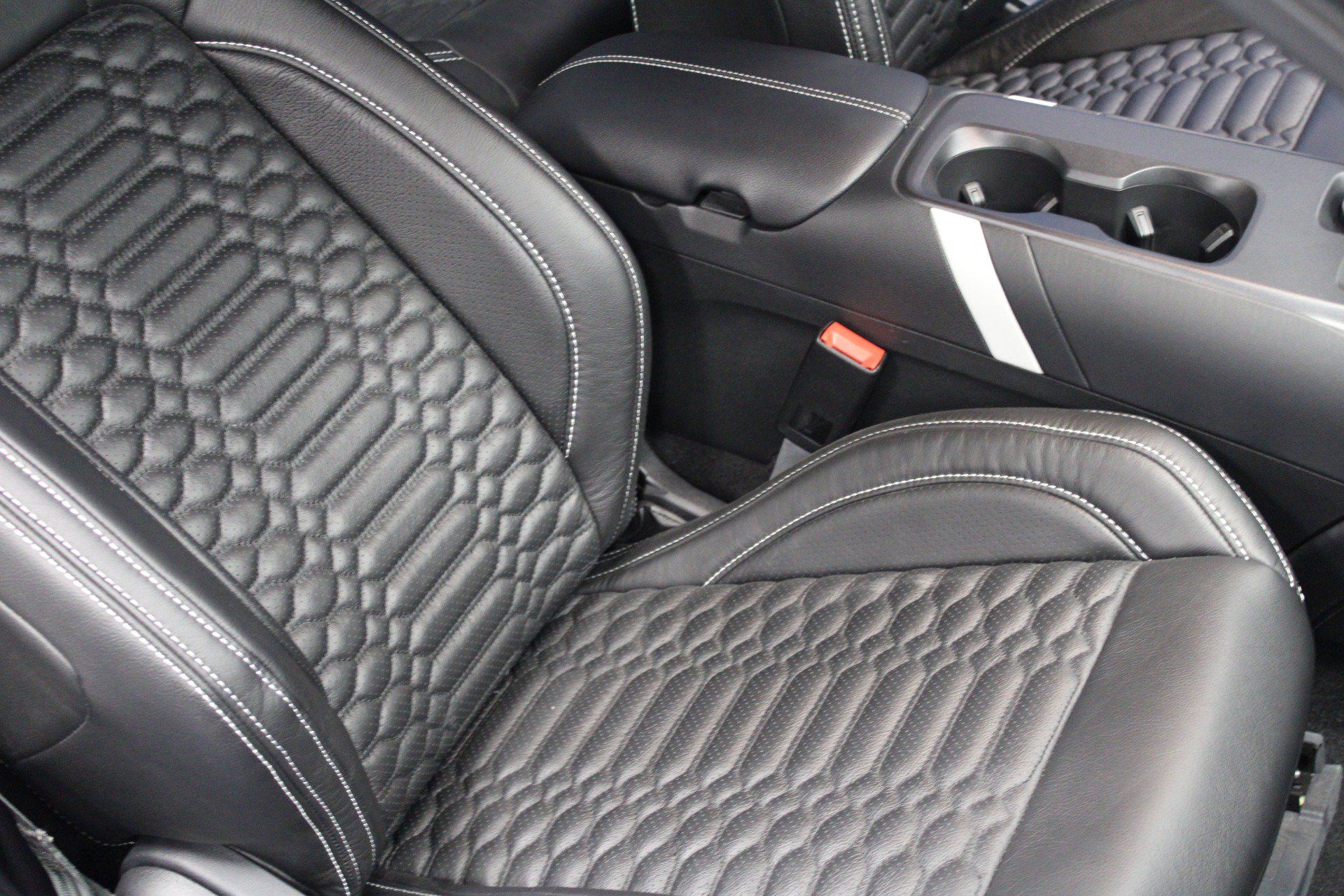Used 2020 Ford Mustang Shelby GT500 w/ Technology Package RWD image 42