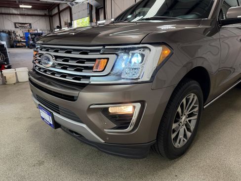 Used 2018 Ford Expedition Max Limited AWD/4WD image 40
