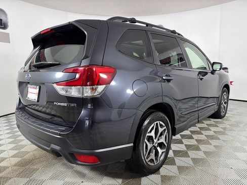 Used 2019 Subaru Forester Premium image 4