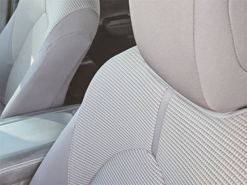 Used 2023 Toyota Highlander LE image 24