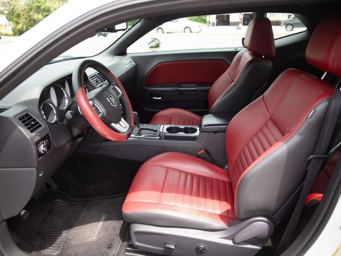 Used 2013 Dodge Challenger SXT Plus RWD image 18