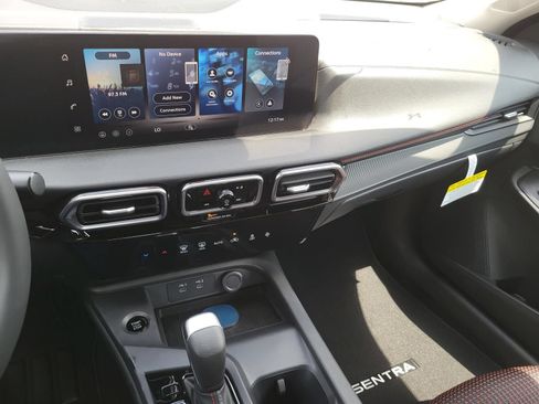 New 2027 Nissan Sentra SR w/ Floor Mat Package FWD image 19