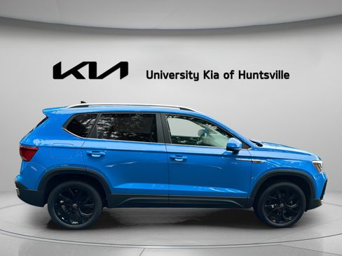 Used 2022 Volkswagen Taos SE FWD image 9