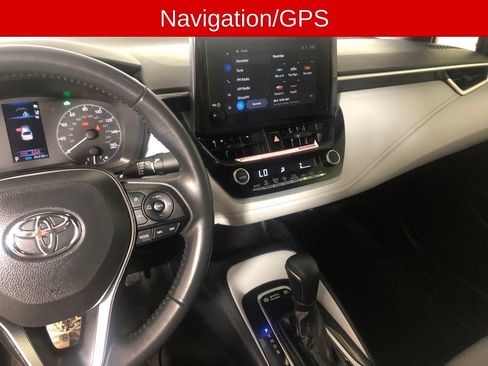 Used 2024 Toyota Corolla SE FWD image 3