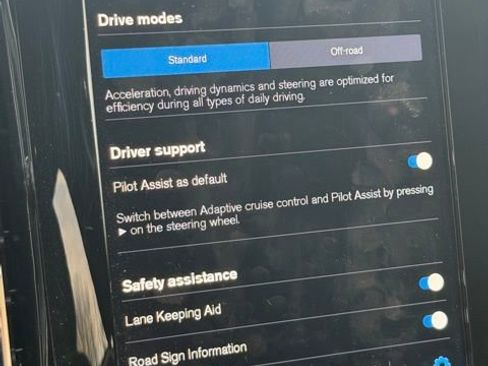 Used 2023 Volvo XC40 Recharge Ultimate w/ Protection Package Premier image 15