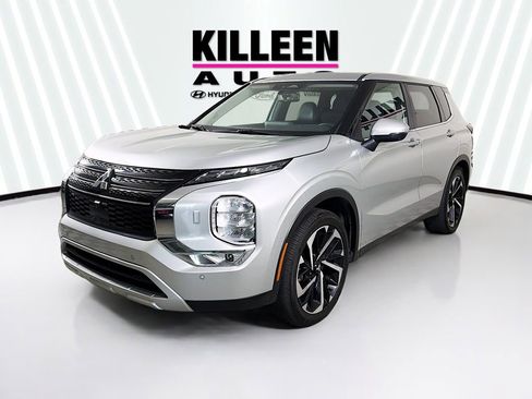 Used 2024 Mitsubishi Outlander SE Black Edition image 3