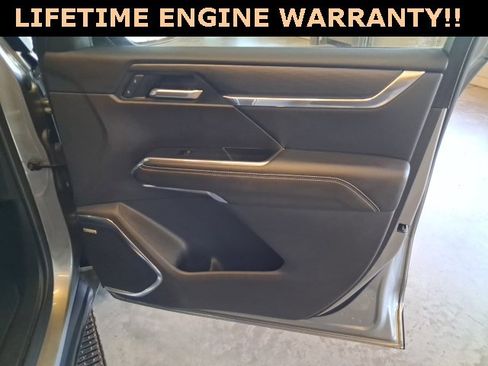 Used 2025 GMC Acadia Elevation image 30