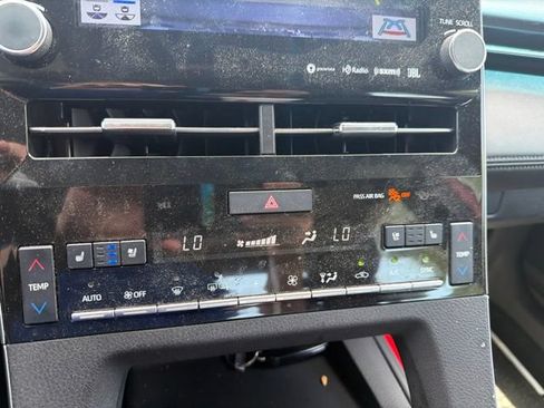 Used 2022 Toyota Avalon Touring FWD image 15