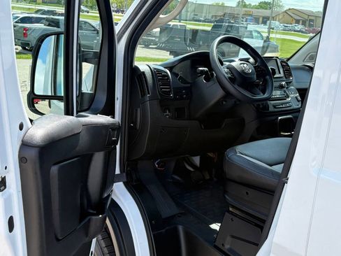 Used 2025 RAM ProMaster 2500 w/ Convenience Group FWD image 20