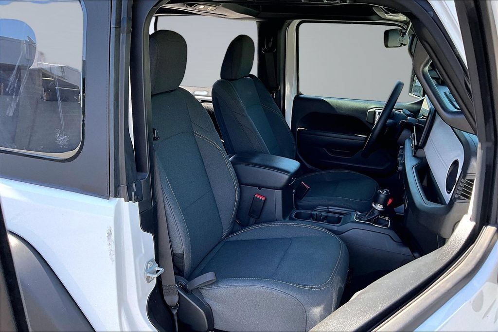 Certified 2025 Jeep Wrangler Sport AWD/4WD image 16
