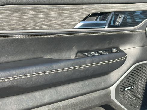 Used 2024 Jeep Wagoneer Series II w/ Flexible Seating Group image 16