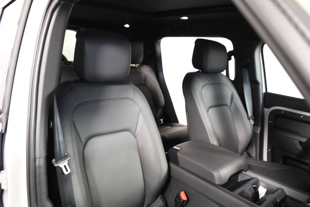 New 2026 Land Rover Defender 130 X-Dynamic SE AWD/4WD image 20