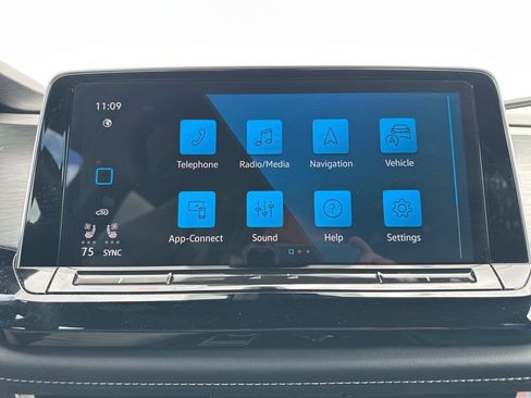 Used 2024 Volkswagen Atlas Cross Sport SE AWD/4WD image 21