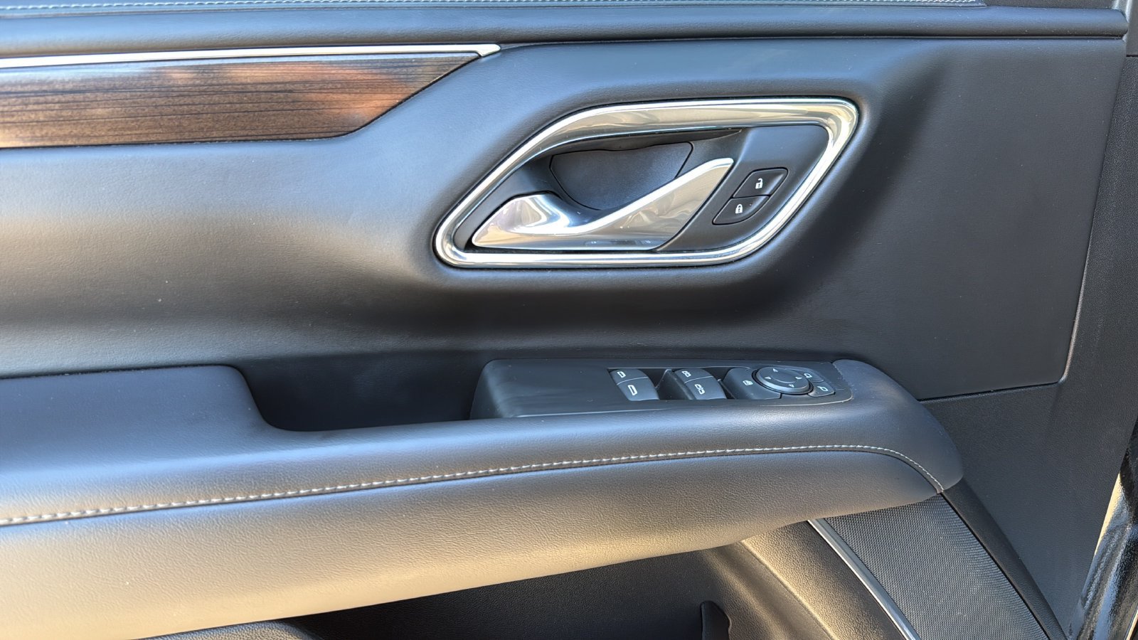 Used 2023 GMC Yukon XL SLE RWD image 8
