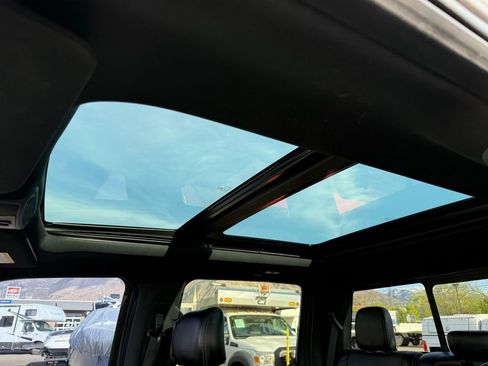 Used 2017 Ford F150 Lariat w/ Equipment Group 502A Luxury AWD/4WD image 22