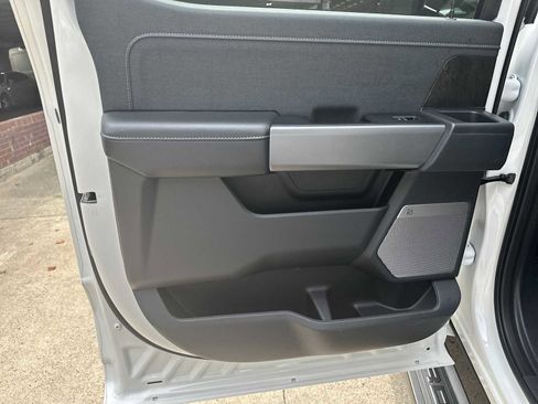 Used 2024 Ford F250 Lariat w/ Black Appearance Package image 40