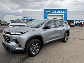 Used 2025 Chevrolet Traverse LT FWD video 1
