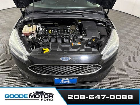 Used 2015 Ford Focus SE FWD image 21