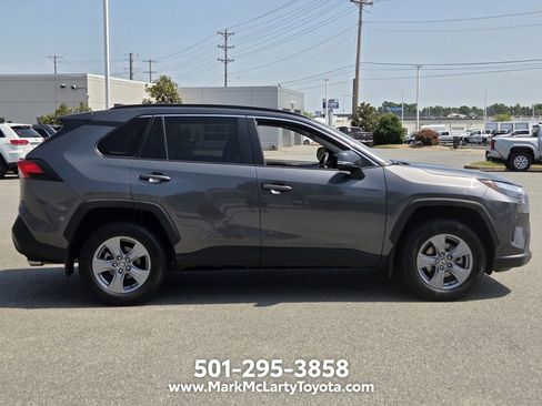 Used 2022 Toyota RAV4 XLE w/ Convenience Package AWD/4WD image 6