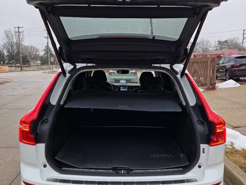 Used 2023 Volvo XC60 B5 Core image 13