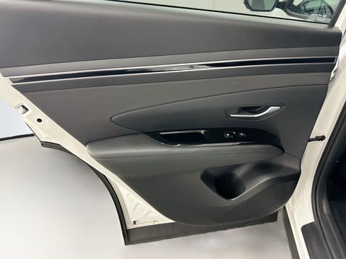 Used 2023 Hyundai Tucson Limited AWD/4WD image 28