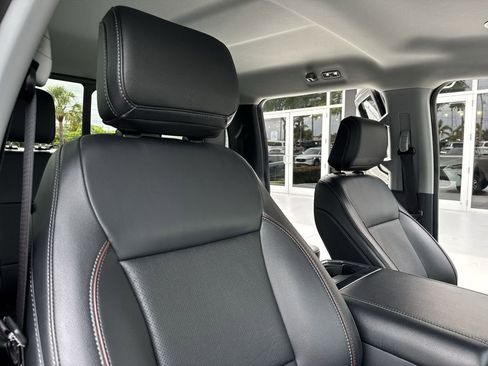 Used 2023 Ford F250 Lariat w/ Lariat Ultimate Package AWD/4WD image 46