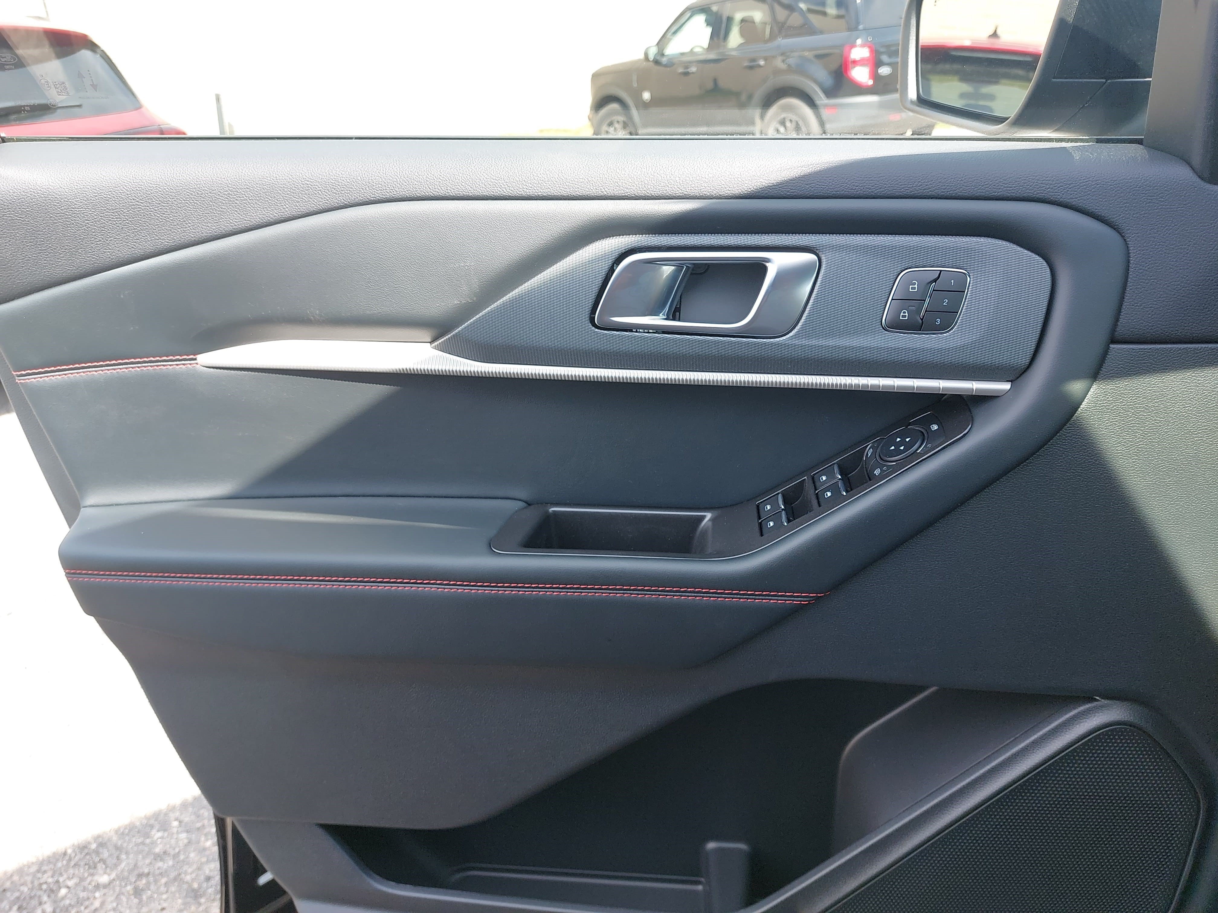 New 2026 Ford Explorer ST-Line w/ ST-Line Street Pack RWD image 28