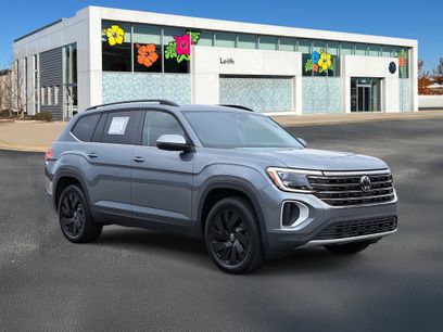 Certified 2025 Volkswagen Atlas SE w/ Panoramic Sunroof Package