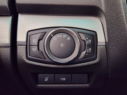 Used 2015 Ford Explorer XLT w/ Equipment Group 202A image 27