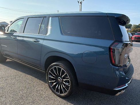 New 2026 Chevrolet Suburban High Country AWD/4WD image 11