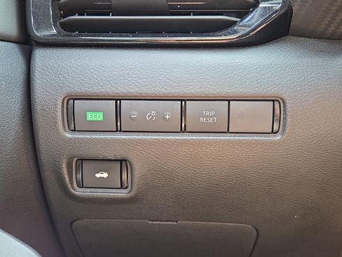 Used 2023 Nissan Sentra SV w/ All-Weather Package FWD image 25