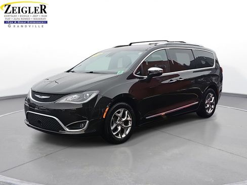 Used 2018 Chrysler Pacifica Limited w/ Advanced Safetytec Group image 1
