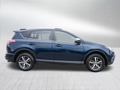 Used 2018 Toyota RAV4 XLE AWD/4WD image 8