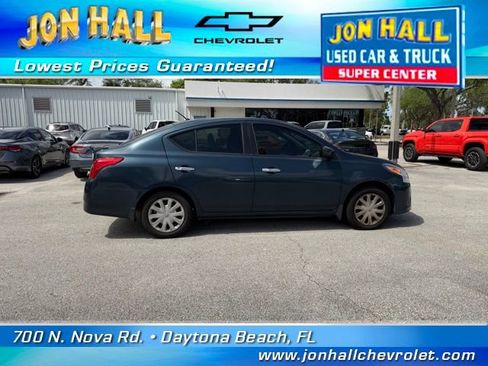 Used 2017 Nissan Versa SV image 8