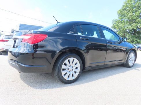 Used 2013 Chrysler 200 LX FWD image 2