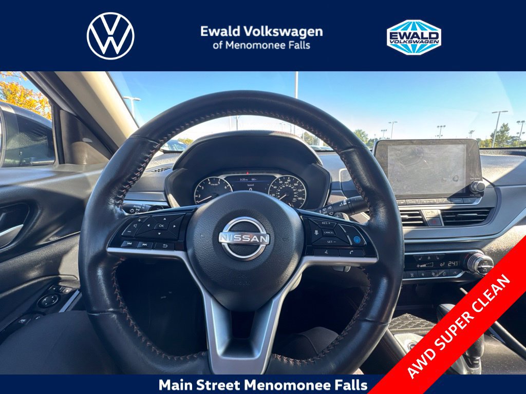 Used 2024 Nissan Altima 2.5 SR AWD/4WD image 12